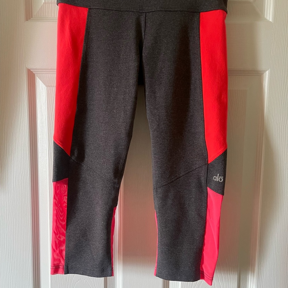 ALO Yoga Illusion 2 Capri Performance Fit